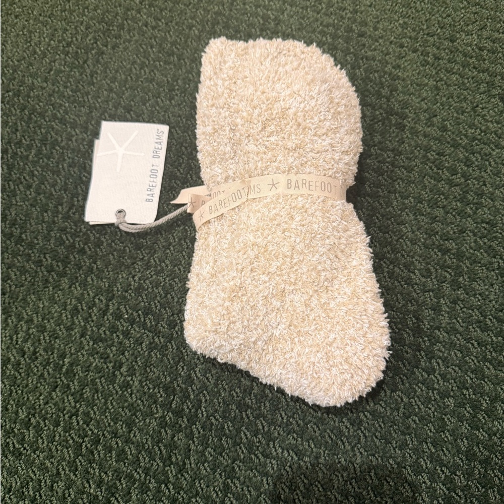 Barefoot Dreams Oyster White Plush Socks - Picture 3 of 8